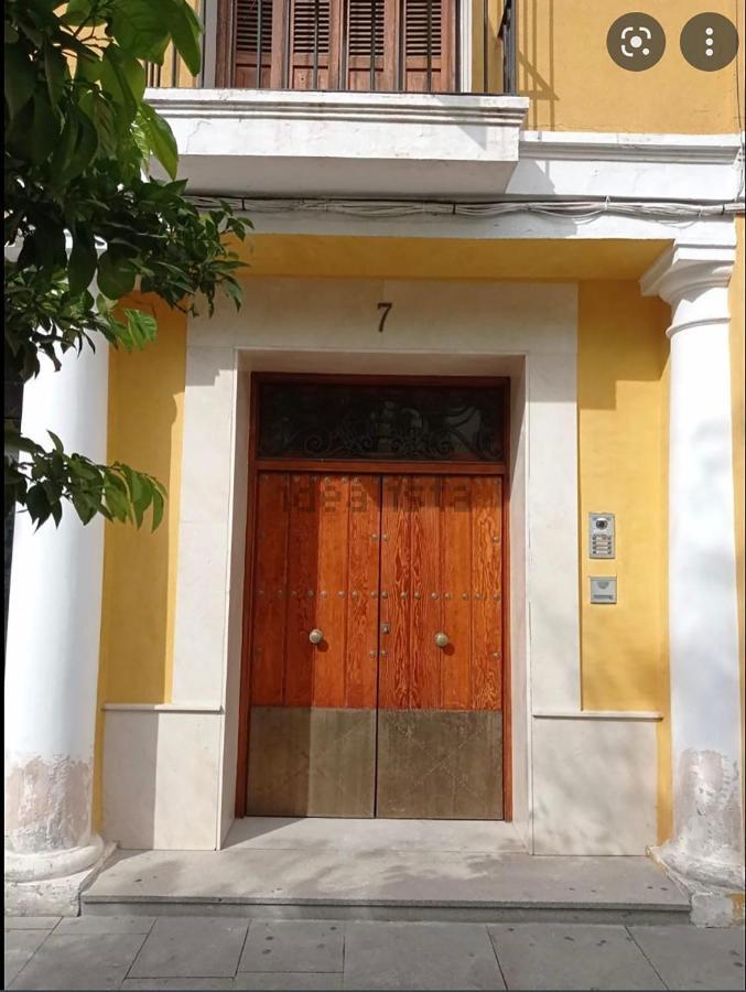 La Casa de San Fernando con vistas a los Reales Alcázares Sevilla Exterior foto